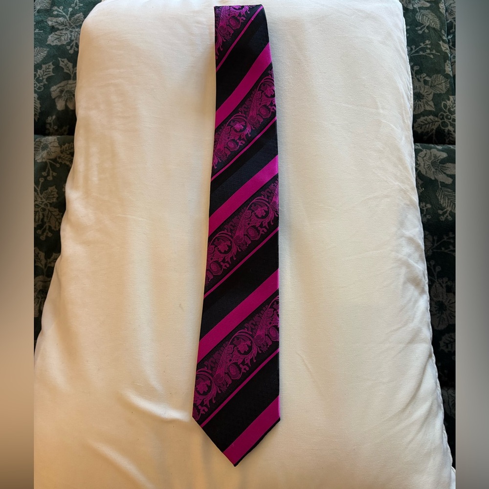Vibrant Pink and Black Paul Malone Tie